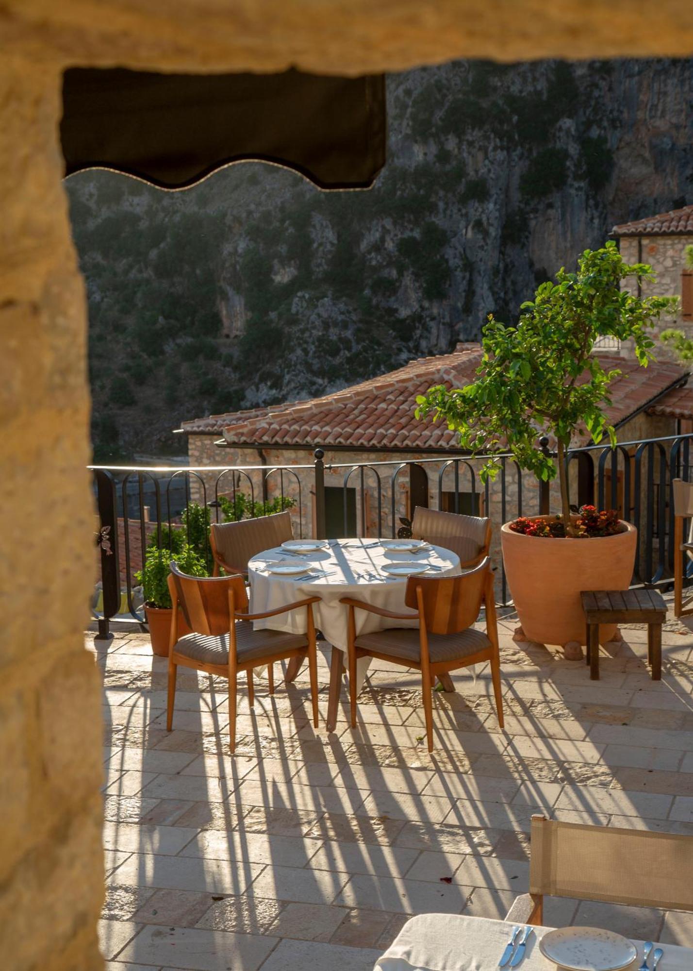 Zoe Hora Hotel Dhermi Exterior photo